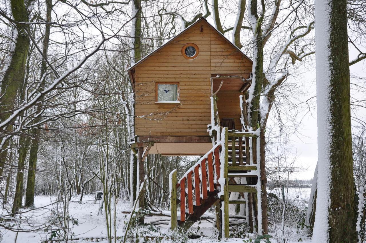 La Cabane Aux Secrets - Au Milieu De Nulle Part Outines Экстерьер фото
