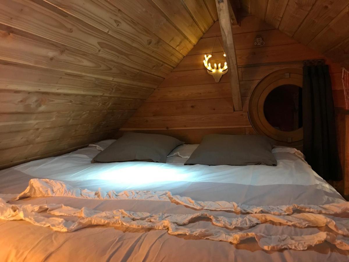 La Cabane Aux Secrets - Au Milieu De Nulle Part Outines Экстерьер фото