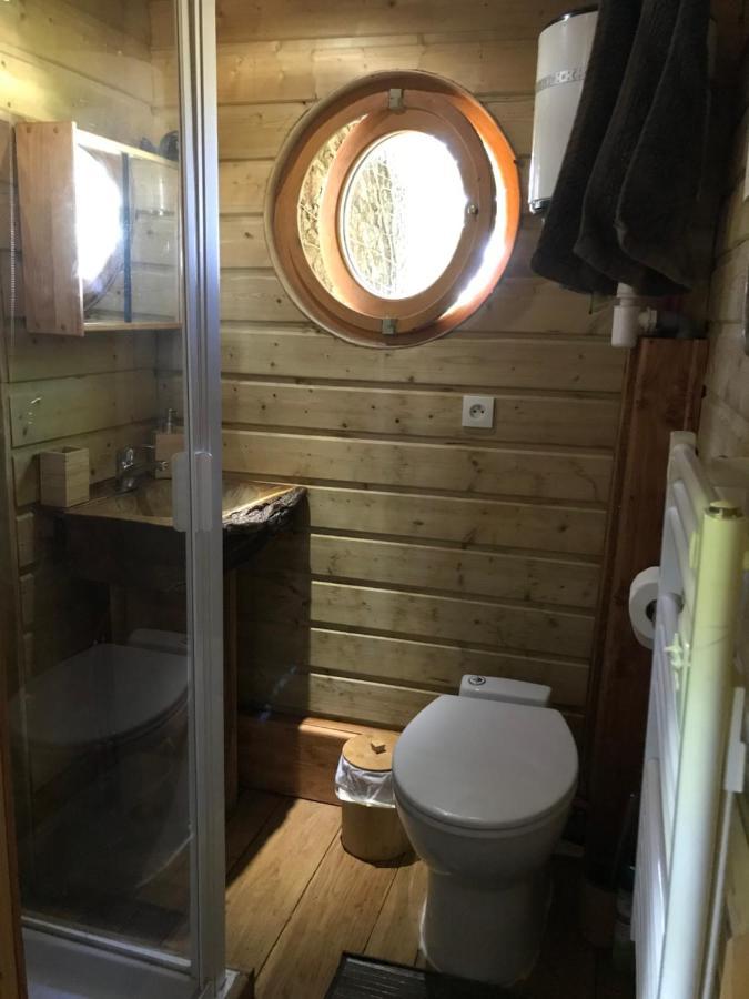 La Cabane Aux Secrets - Au Milieu De Nulle Part Outines Экстерьер фото