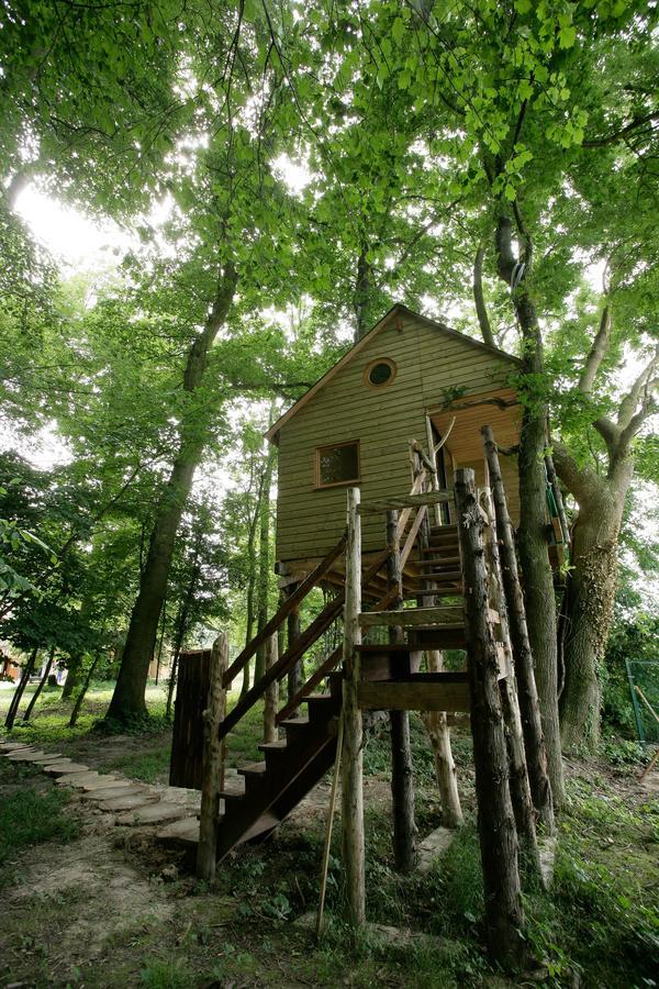 La Cabane Aux Secrets - Au Milieu De Nulle Part Outines Экстерьер фото