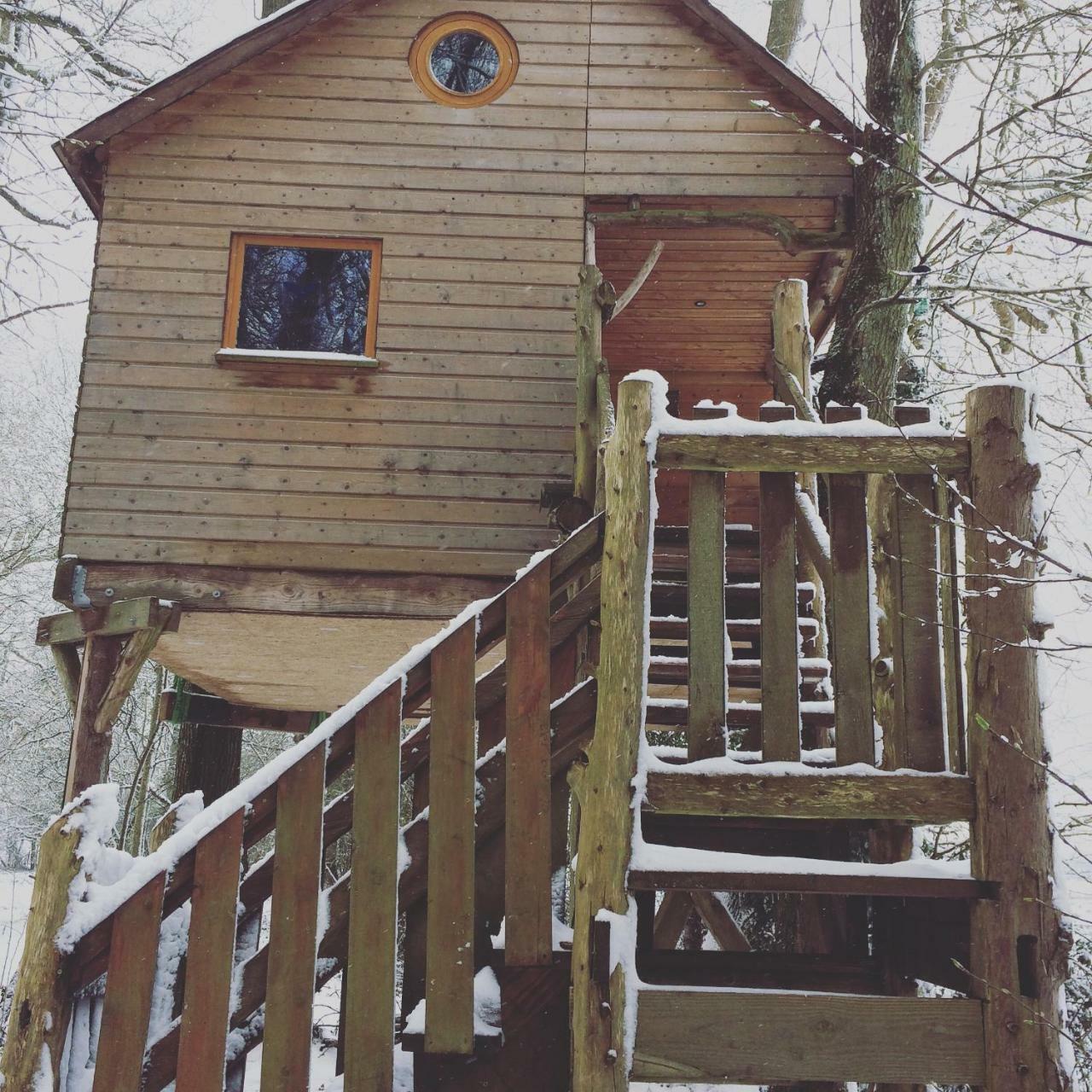 La Cabane Aux Secrets - Au Milieu De Nulle Part Outines Экстерьер фото